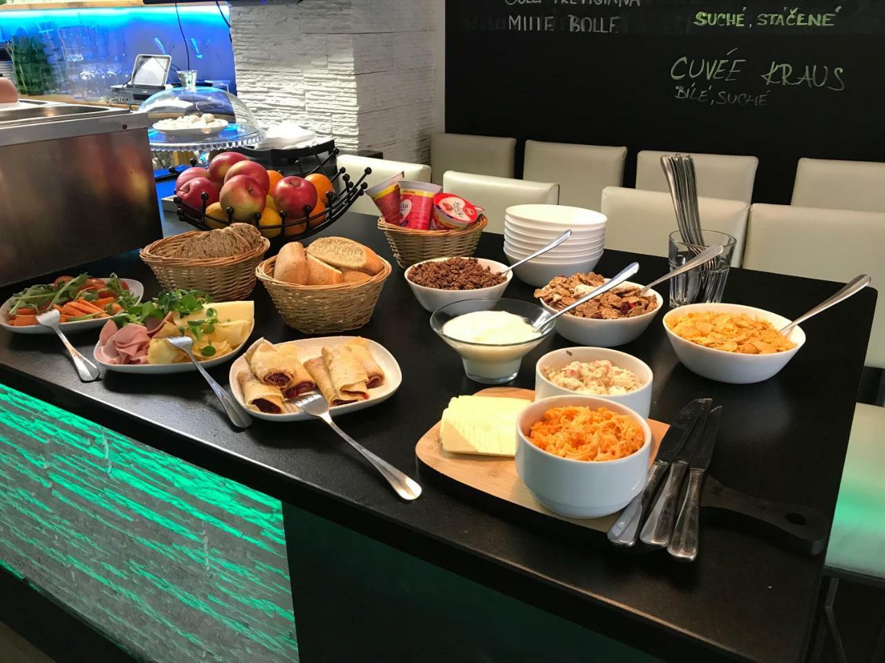 Apartmany Caffe & Grill Roudnice nad Labem Ngoại thất bức ảnh