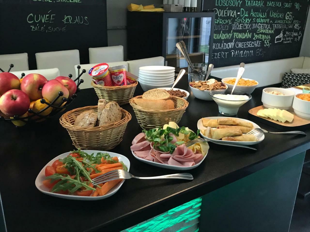Apartmany Caffe & Grill Roudnice nad Labem Ngoại thất bức ảnh