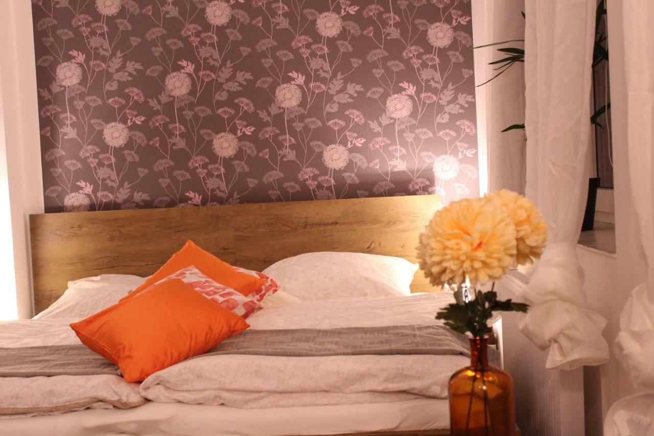 Apartmany Caffe & Grill Roudnice nad Labem Ngoại thất bức ảnh