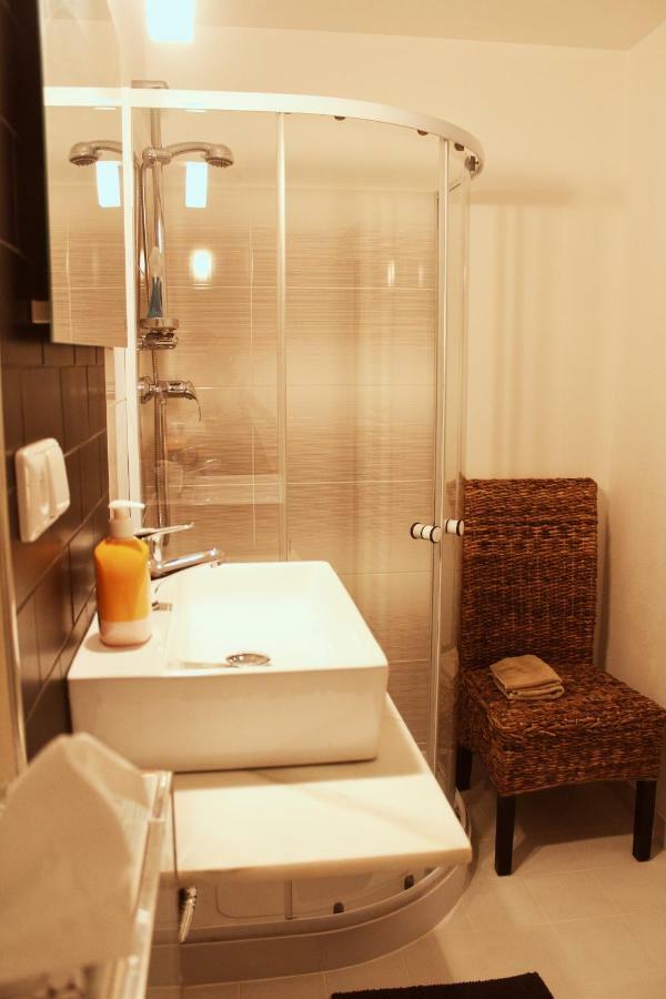 Apartmany Caffe & Grill Roudnice nad Labem Ngoại thất bức ảnh