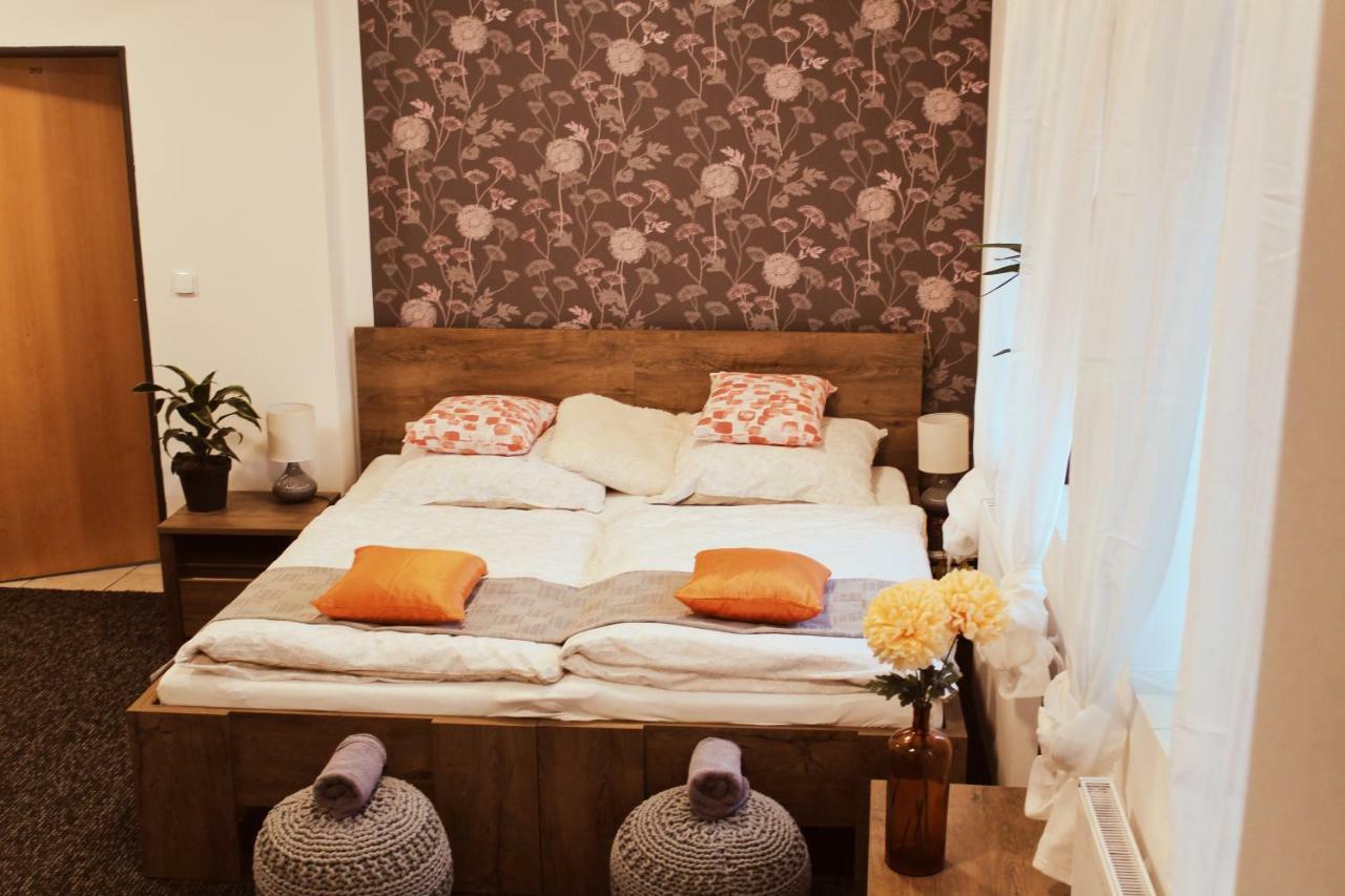 Apartmany Caffe & Grill Roudnice nad Labem Ngoại thất bức ảnh