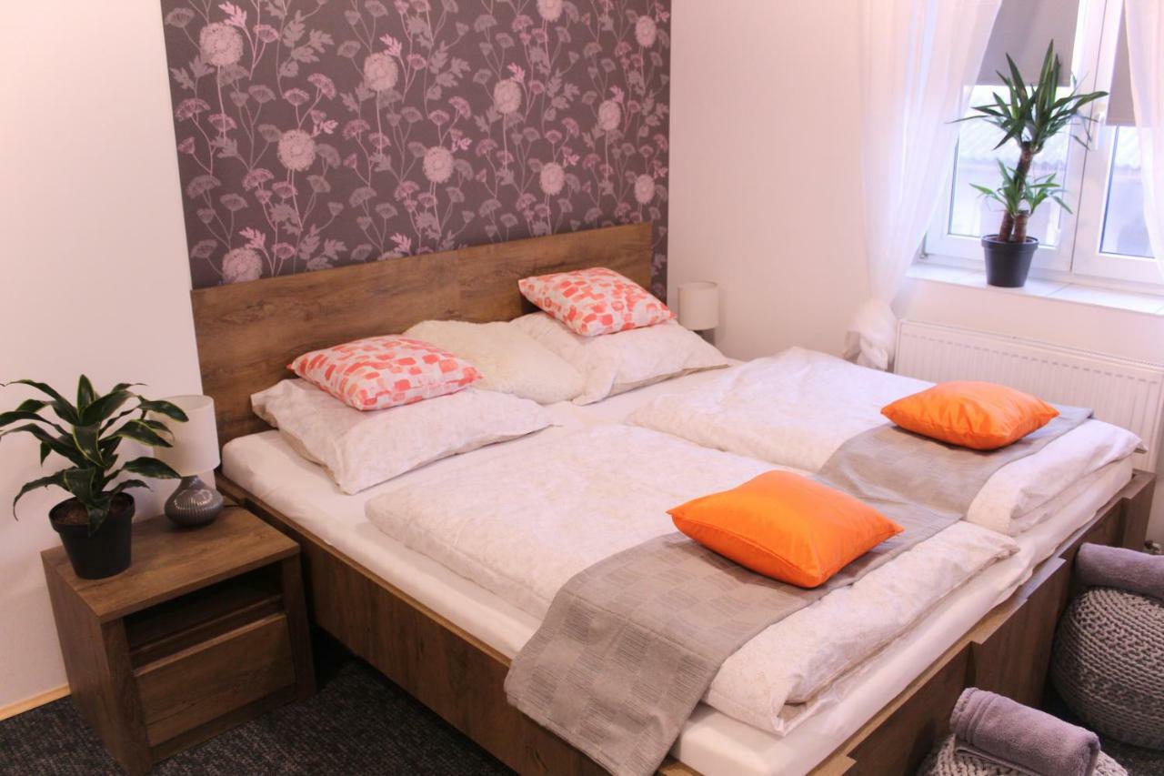 Apartmany Caffe & Grill Roudnice nad Labem Ngoại thất bức ảnh