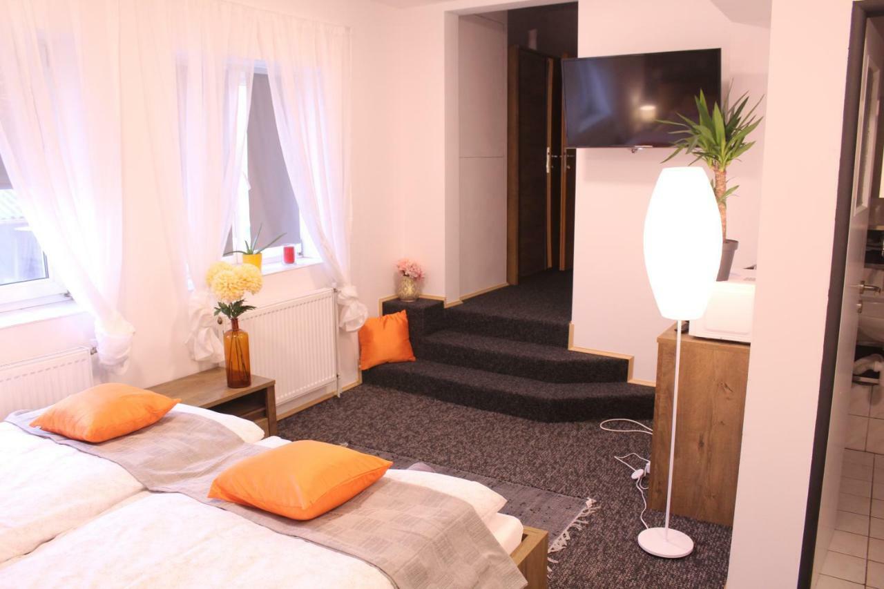 Apartmany Caffe & Grill Roudnice nad Labem Ngoại thất bức ảnh