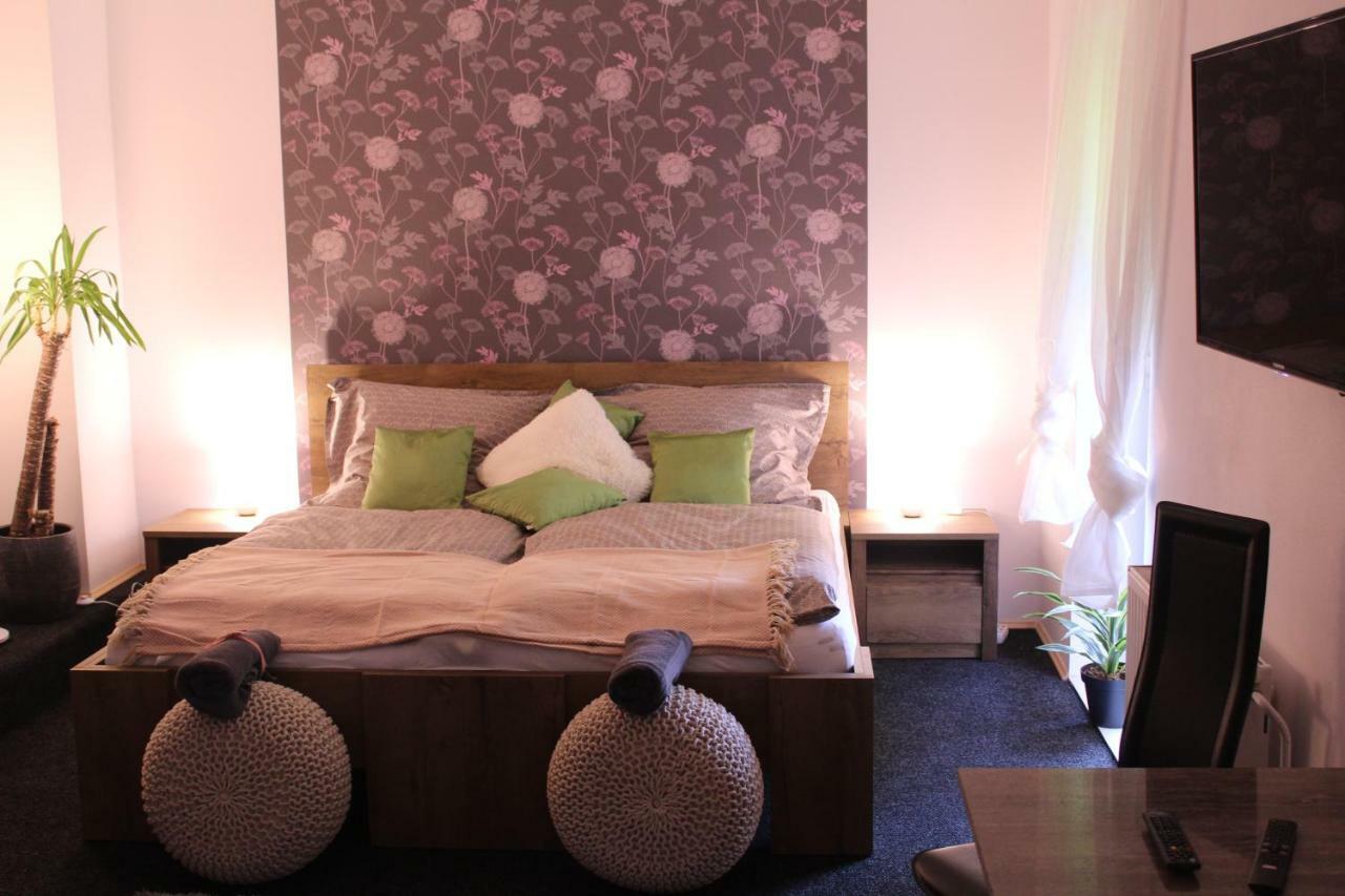 Apartmany Caffe & Grill Roudnice nad Labem Ngoại thất bức ảnh