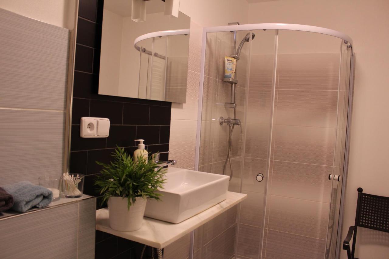 Apartmany Caffe & Grill Roudnice nad Labem Ngoại thất bức ảnh