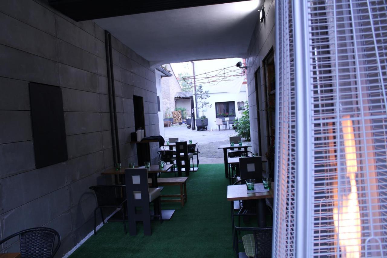 Apartmany Caffe & Grill Roudnice nad Labem Ngoại thất bức ảnh